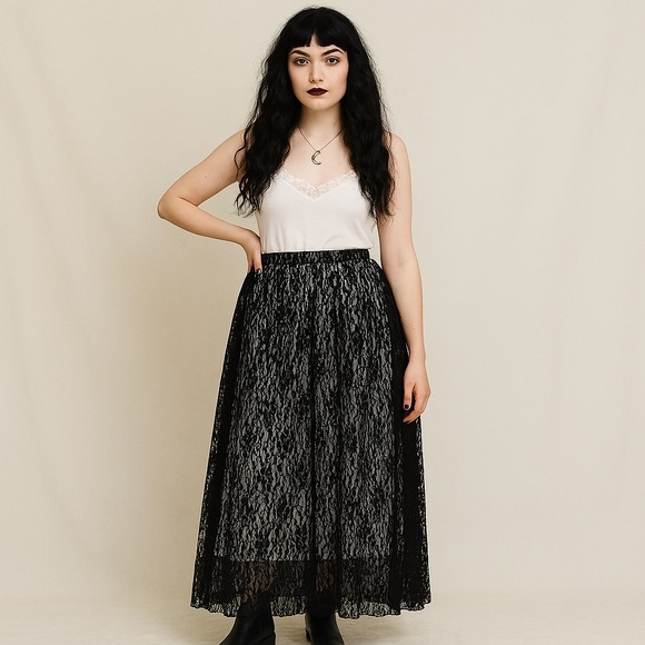 Dresses & Skirts - Elegant Black Lace Skirt